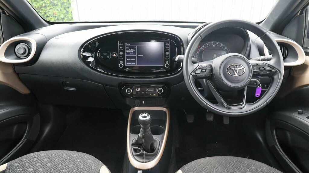 Toyota Aygo X 1.0 Vvt-i Edge Euro 6 Ss LM72SYF Beige #6