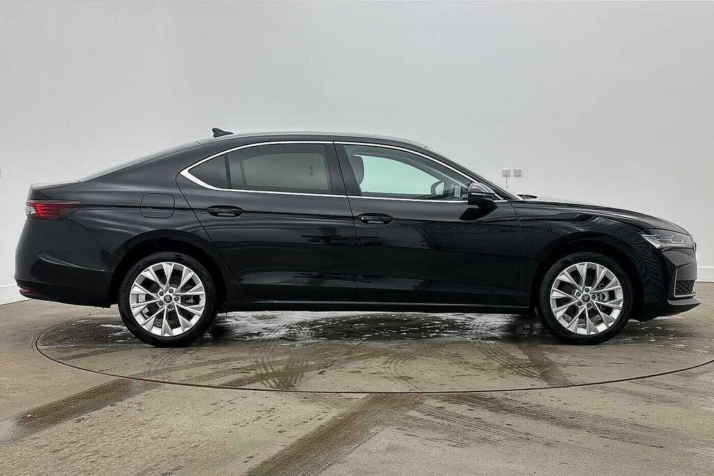 Skoda Superb 1.5 Tsi E-tec Se L Dsg Black #4