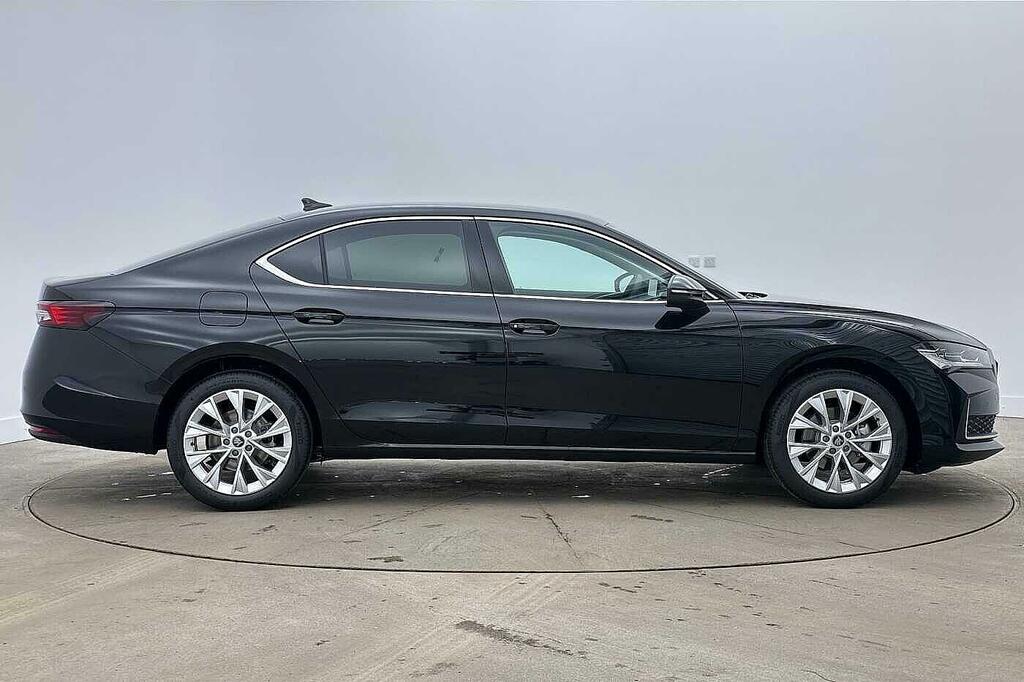Skoda Superb 1.5 Tsi E-tec Se L Dsg Black #4