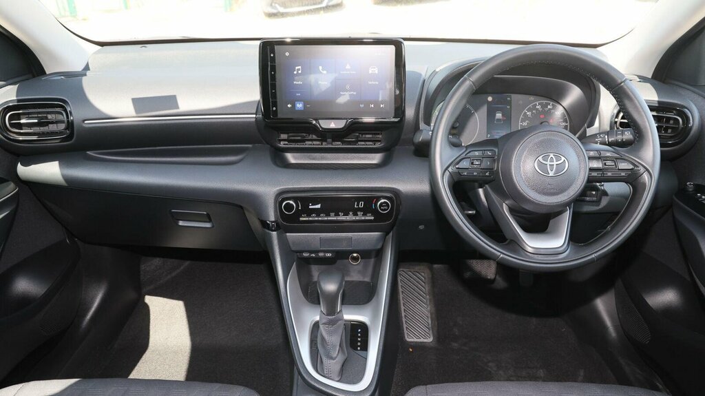 Toyota Yaris 1.5 Vvt-h Icon E-cvt Euro 6 Ss WM74AAX White #6