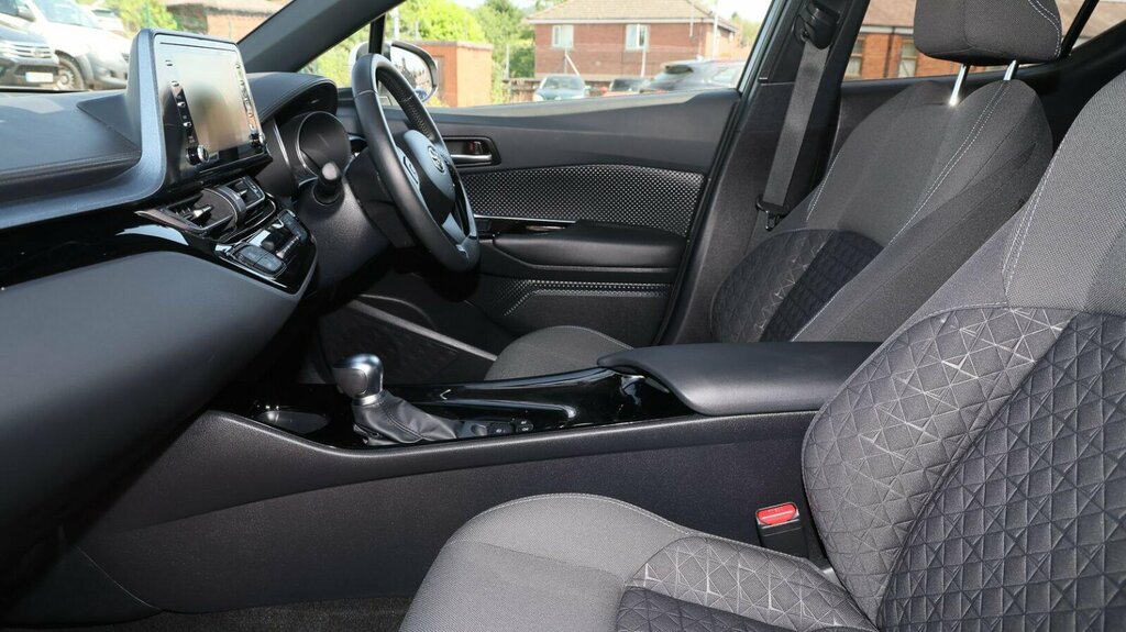 Toyota C-Hr 1.8 Vvt-h Design Cvt Euro 6 Ss MW21KRK White #5