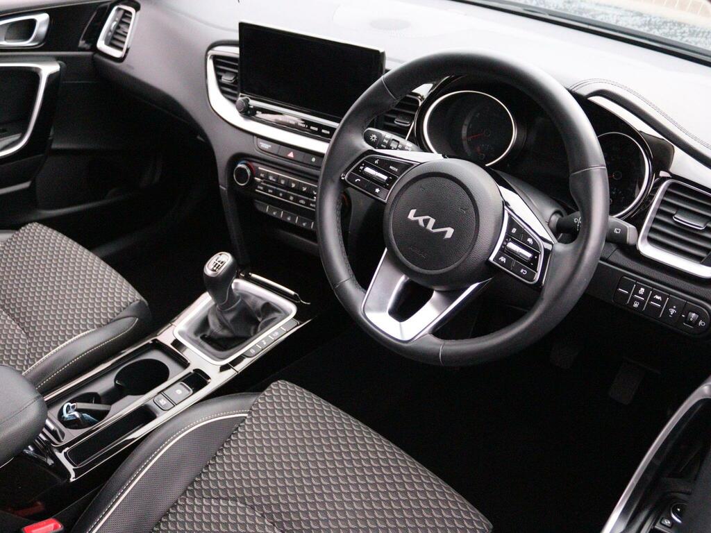 Kia Xceed 1.5 T-gdi 3 Euro 6 Ss Silver #2