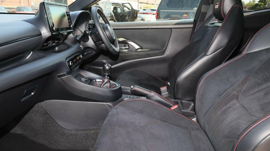 Toyota Yaris 1.6T Gr Circuit Awd Euro 6 CX21YDD Black #5