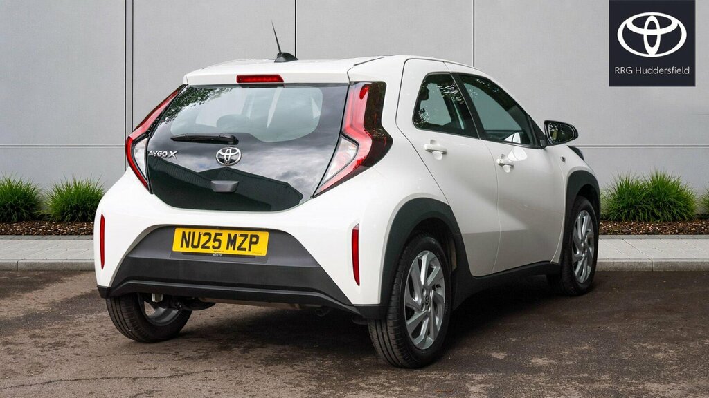 Toyota Aygo X 1.0 Vvt-i Pure X-shift Euro 6 Ss White #2