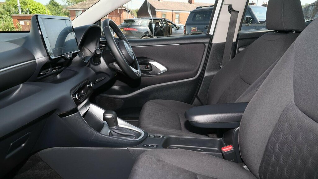 Toyota Yaris 1.5 Vvt-h Icon E-cvt Euro 6 Ss DV24NVE White #5