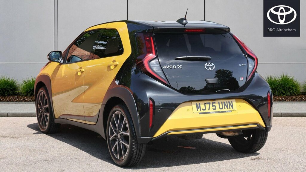 Toyota Aygo X 1.5H Gr Sport Cvt Euro 6 Ss Yellow #4