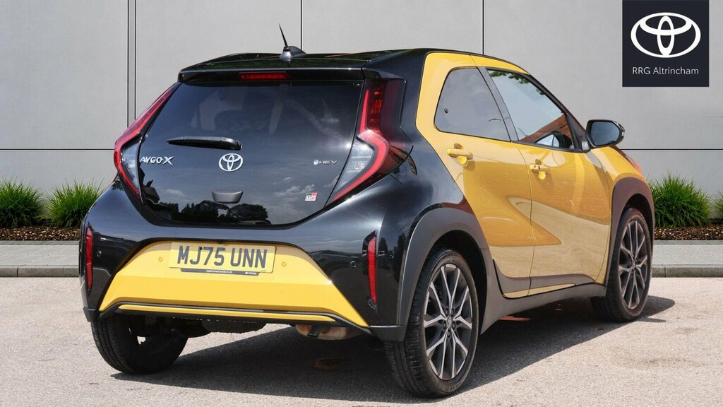 Toyota Aygo X 1.5H Gr Sport Cvt Euro 6 Ss Yellow #2