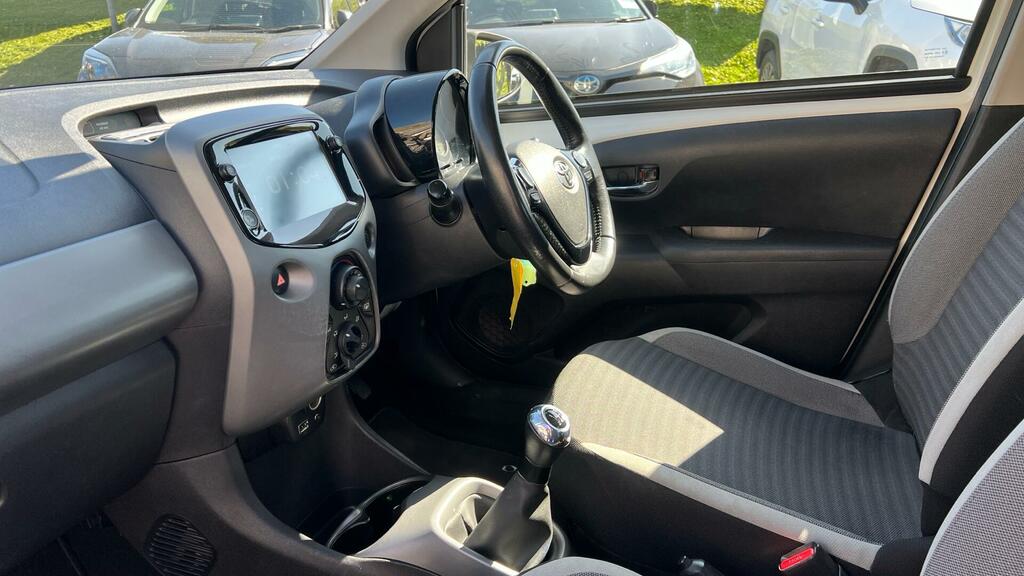 Toyota Aygo 1.0 Vvt-i X-play Euro 6 White #5