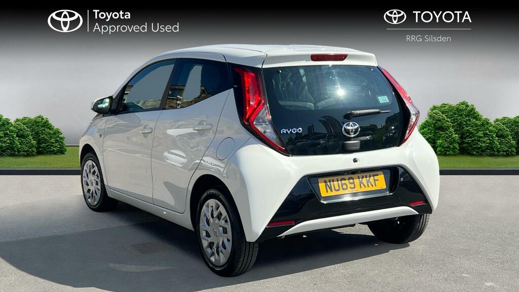 Toyota Aygo 1.0 Vvt-i X-play Euro 6 White #4