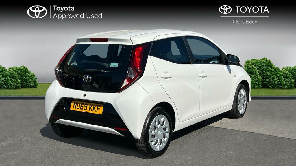 Toyota Aygo 1.0 Vvt-i X-play Euro 6 White #2
