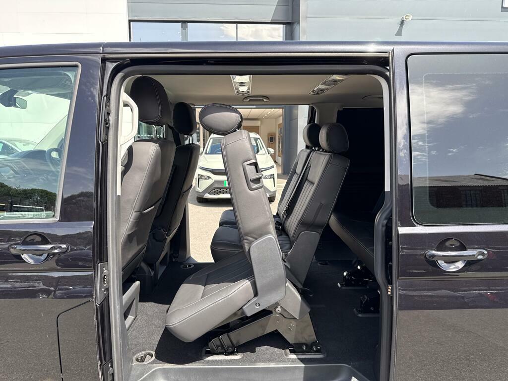 Volkswagen Transporter Shuttle T6 Tdi 150 7 Speed Dsg 8 Seat Shuttle Se Lwb Red #18