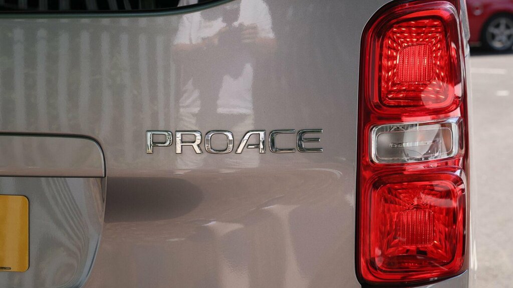 Toyota PROACE 1.5D Icon Medium Panel Van Mwb Euro 6 Ss 6Dr White #8
