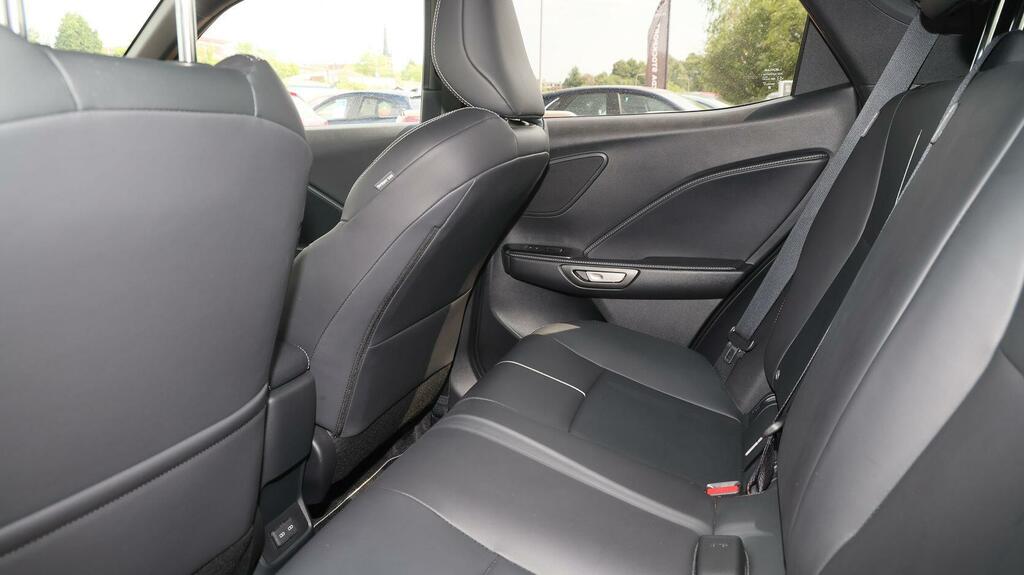 Lexus LBX 1.5 Vvt-ie Premium Plus Design E-cvt Euro 6 Ss Red #15