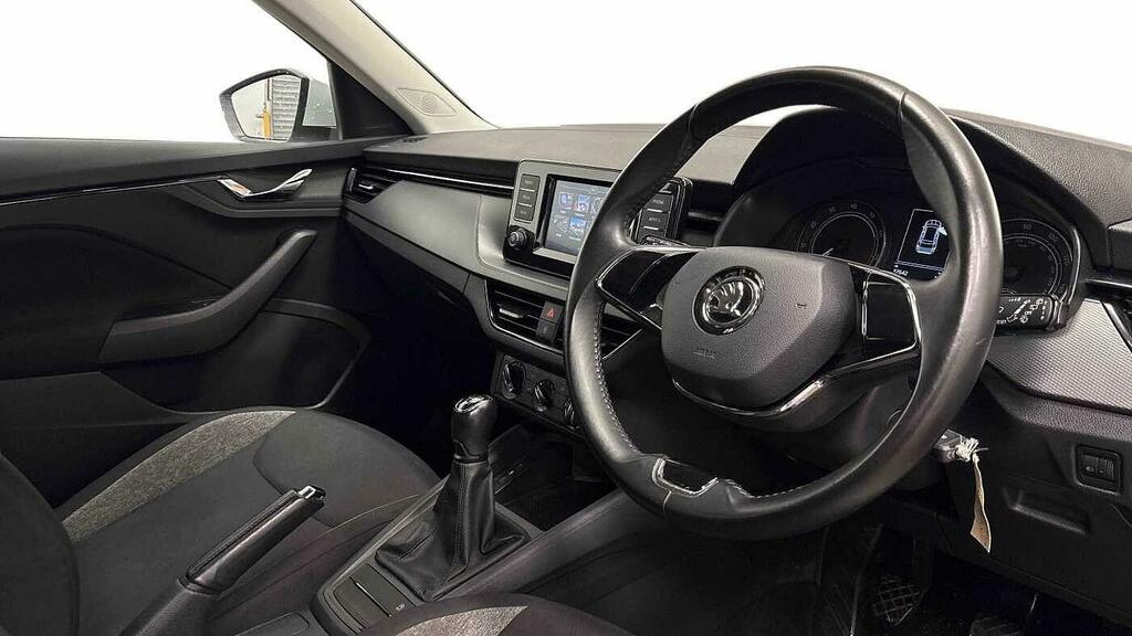 Skoda Kamiq 1.0 Tsi 95 S White #3