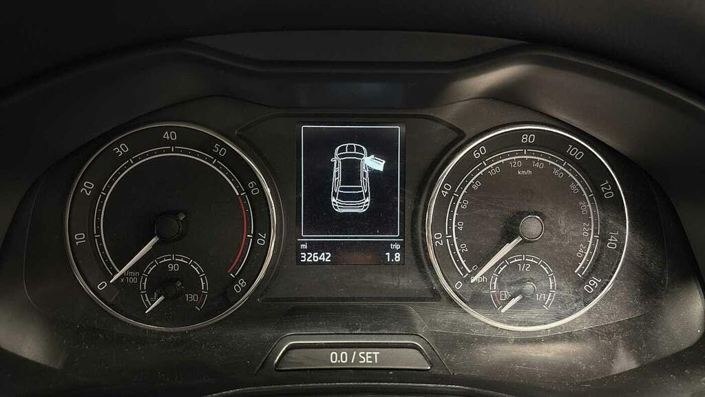 Skoda Kamiq 1.0 Tsi 95 S White #6