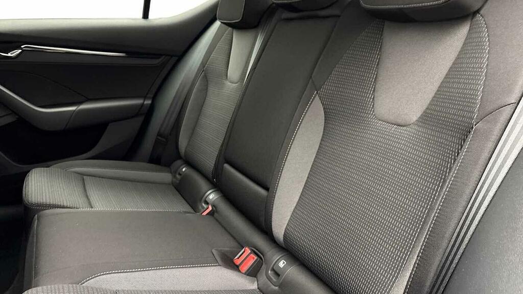 Skoda Octavia 1.5 Tsi Se Technology Blue #4
