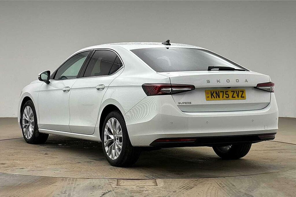 Skoda Superb 2.0 Tdi Se L Dsg White #3