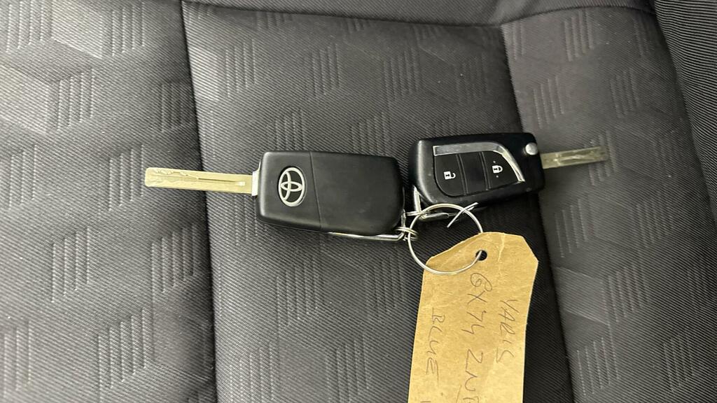 Toyota Yaris Icon Silver #28