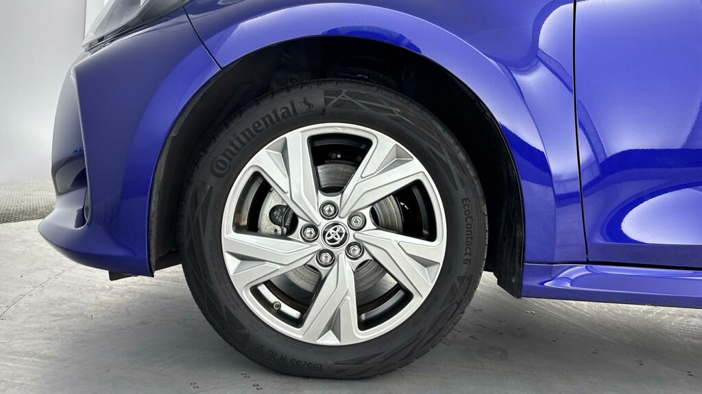 Toyota Yaris Icon Silver #26