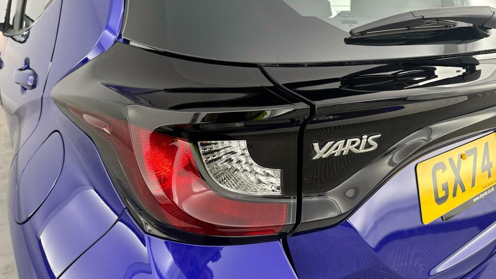 Toyota Yaris Icon Silver #22