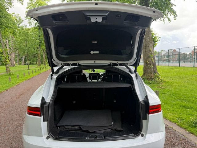 Jaguar E-Pace 2.0 D150 Chequered Flag Awd #15