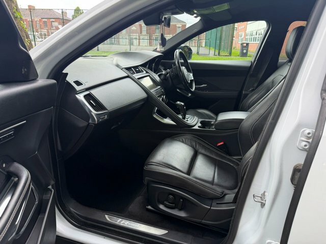 Jaguar E-Pace 2.0 D150 Chequered Flag Awd #21