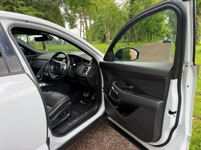 Jaguar E-Pace 2.0 D150 Chequered Flag Awd #9