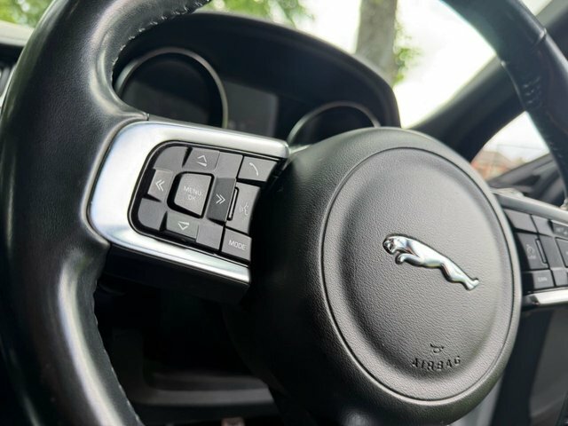 Jaguar E-Pace 2.0 D150 Chequered Flag Awd #28