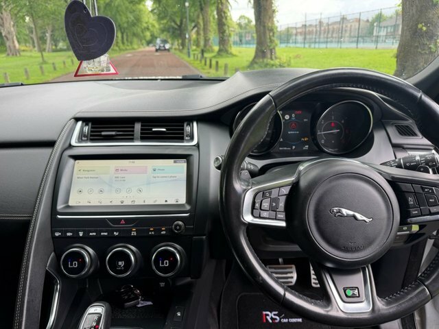 Jaguar E-Pace 2.0 D150 Chequered Flag Awd #26