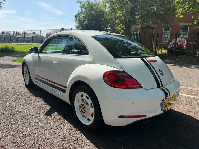 Volkswagen Beetle 2012 1.2 Tsi Design Hatchback Dsg Euro White #3