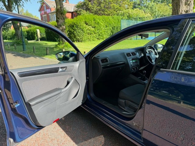 Volkswagen Jetta Ltd Edition Black #21