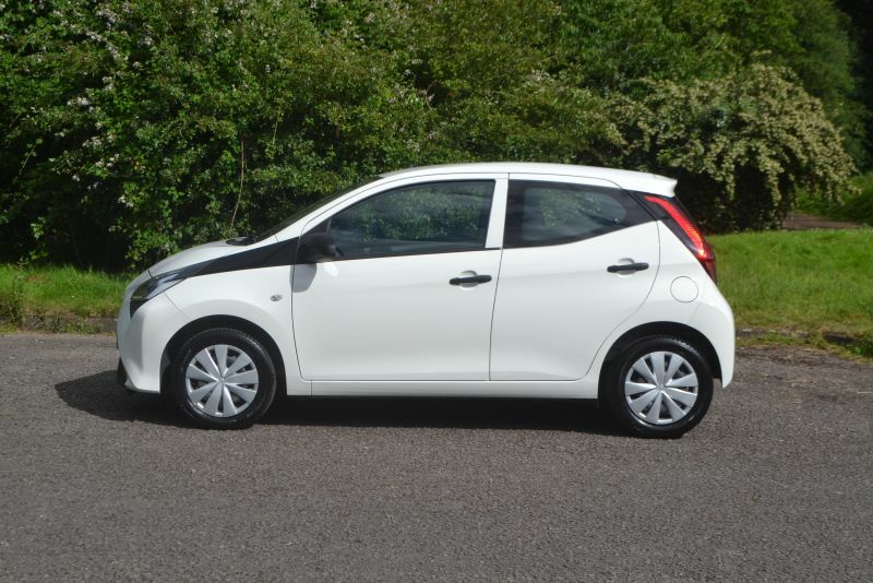 Toyota Aygo X Hatchback White #5