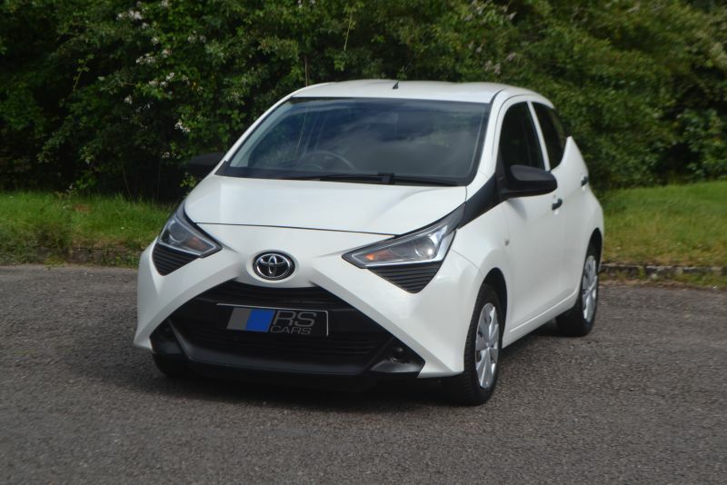 Toyota Aygo X Hatchback White #3