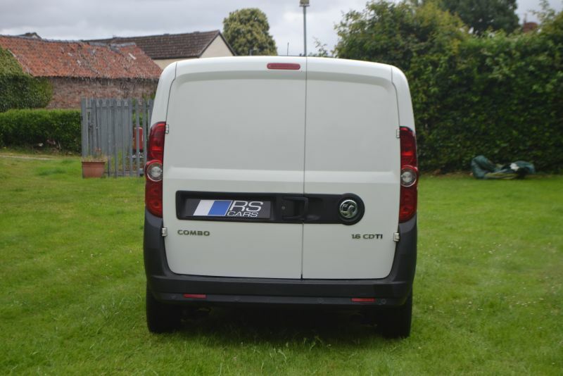 Vauxhall Combo 1.2 2000 L1h1 Cdti 90 Bhp White #7