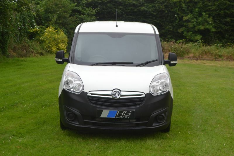 Vauxhall Combo Mpv White #4