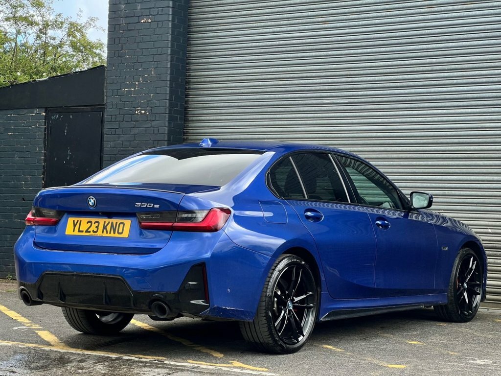 BMW 3 Series 2L M Sport YL23KNO Blue #4