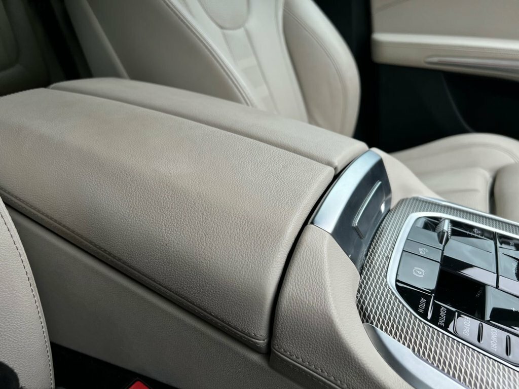 BMW X5 M50i White #34