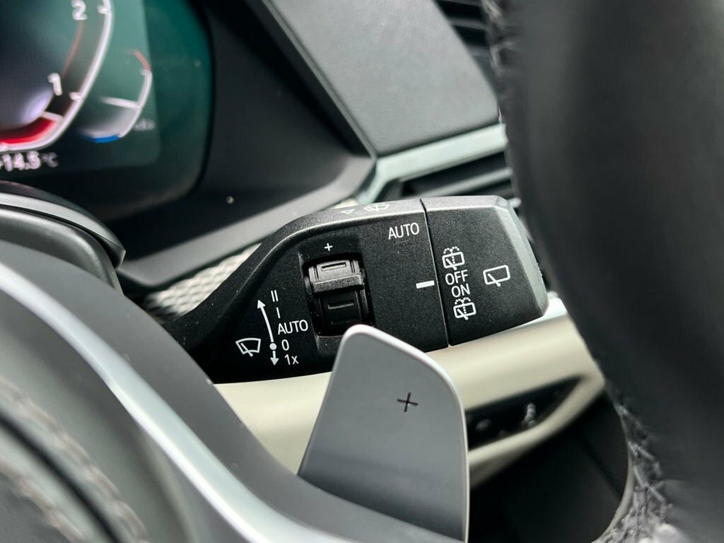 BMW X5 M50i White #40