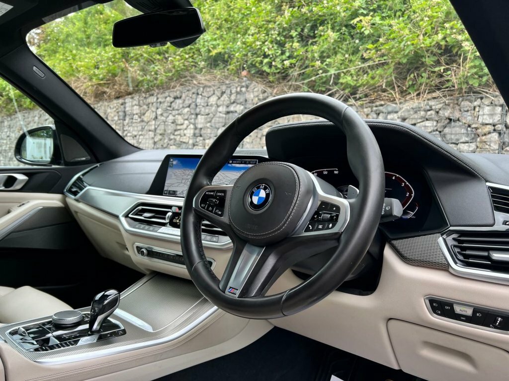 BMW X5 M50i White #11