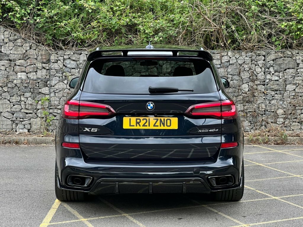 BMW X5 M50i White #7