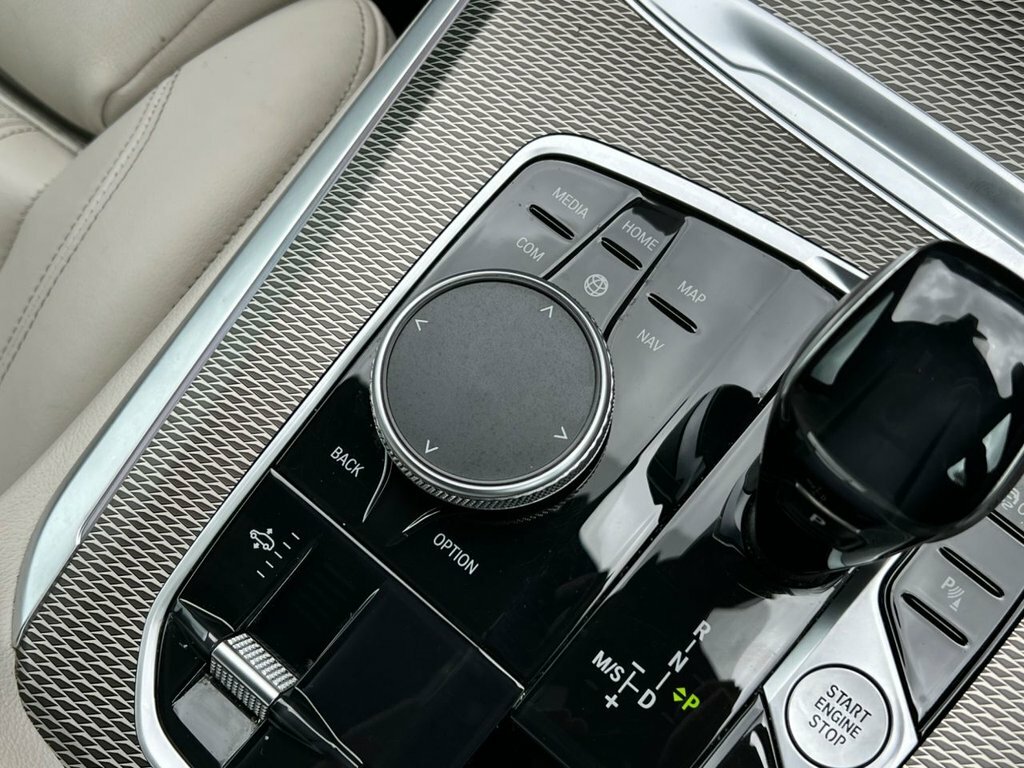 BMW X5 M50i White #31