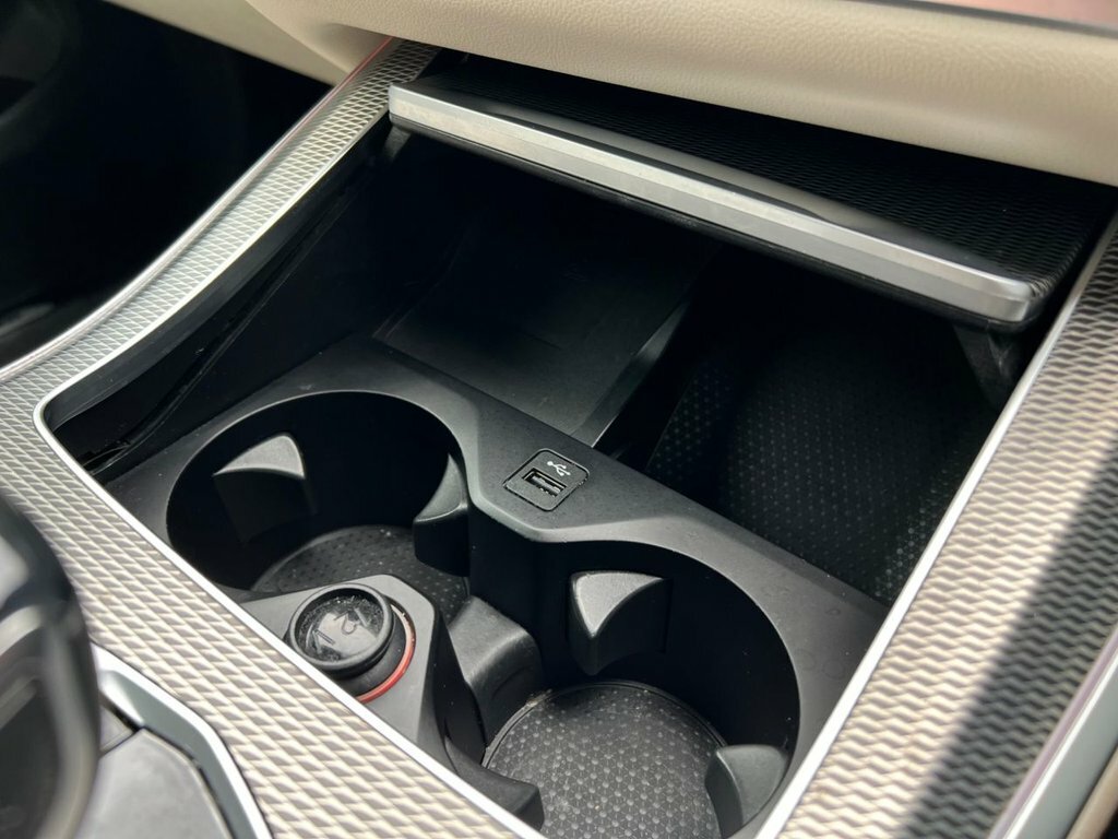 BMW X5 M50i White #33