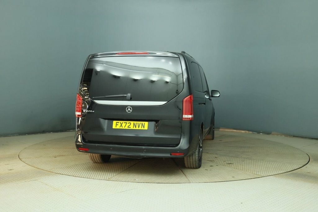 Mercedes-Benz V Class 2L Sport Black #4