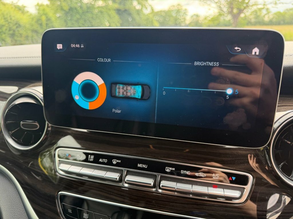 Mercedes-Benz V Class 2L Sport Black #2