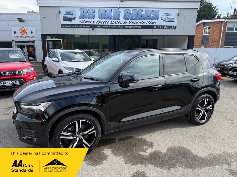 Volvo XC40 Recharge T4 R-design Black