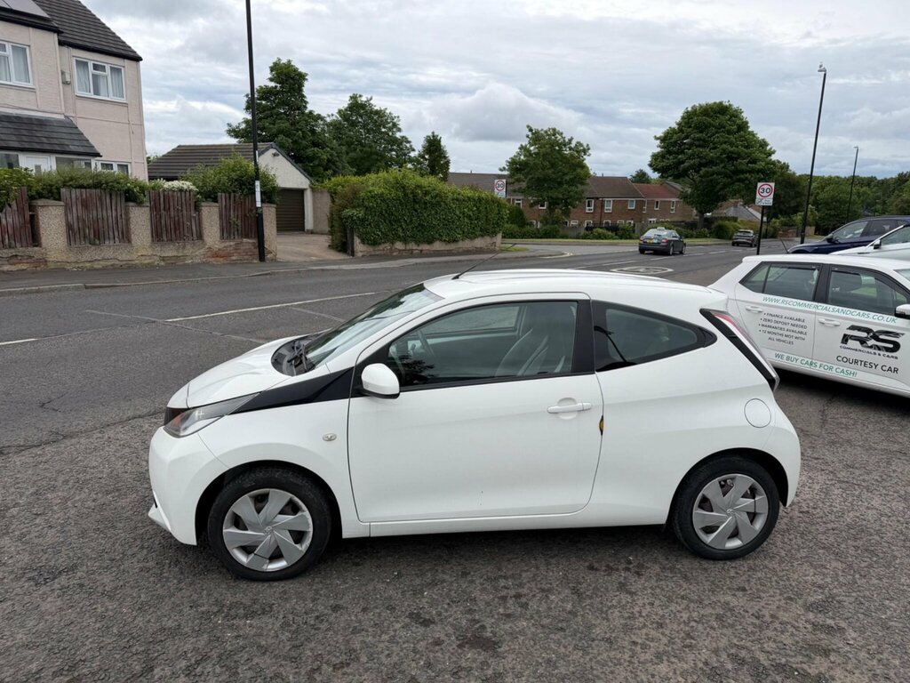 Toyota Aygo 1.0 Vvt-i X-play Euro 5 Euro 5 White #5
