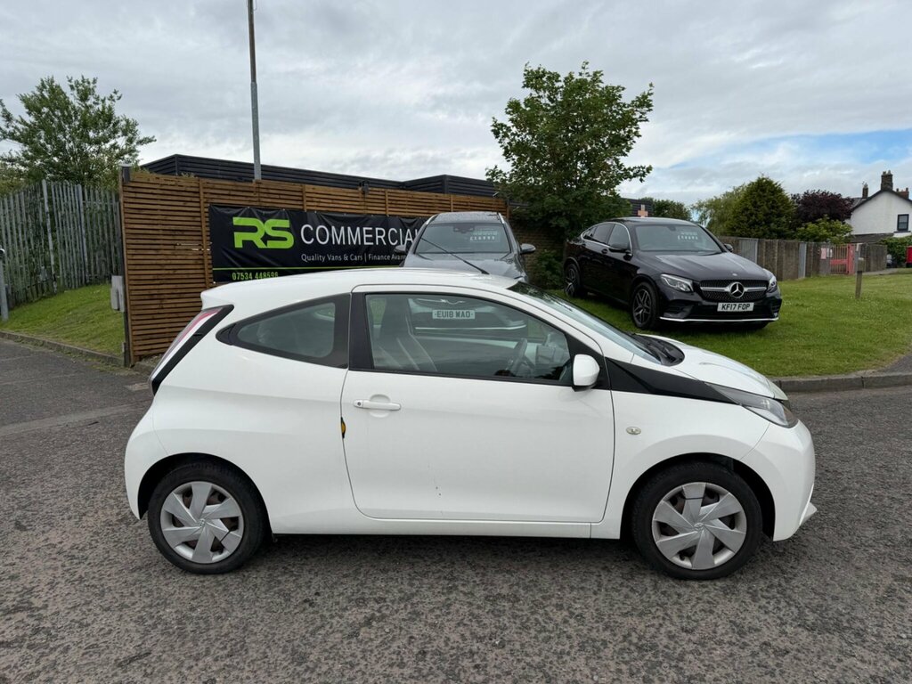 Toyota Aygo 1.0 Vvt-i X-play Euro 5 Euro 5 White #6