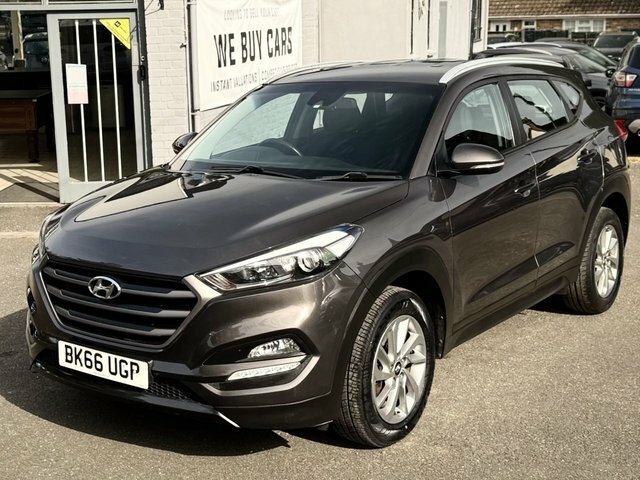 Hyundai Tucson 1.7 Crdi Blue Drive Se Nav Suv E BK66UGP Grey #3