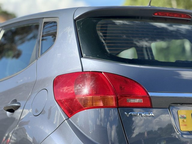 Kia Venga 3 Red #24