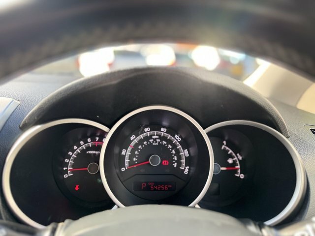 Kia Venga 3 Red #48